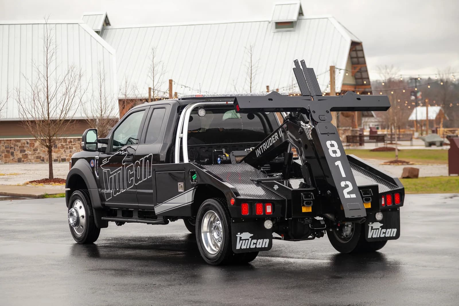 Miller Industries Vulcan 812 light-duty integrated wrecker